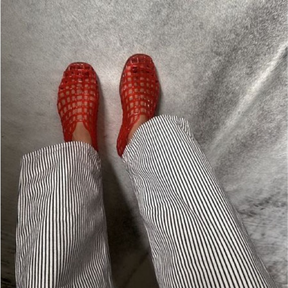 Women’s Red Jelly Mesh Flat Shoes Size 8 - Picture 4 of 15